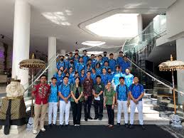 Kunjungan Industri dan Praktik “Table Manner” Siswa OTKP di Hotel Berbintang Malang